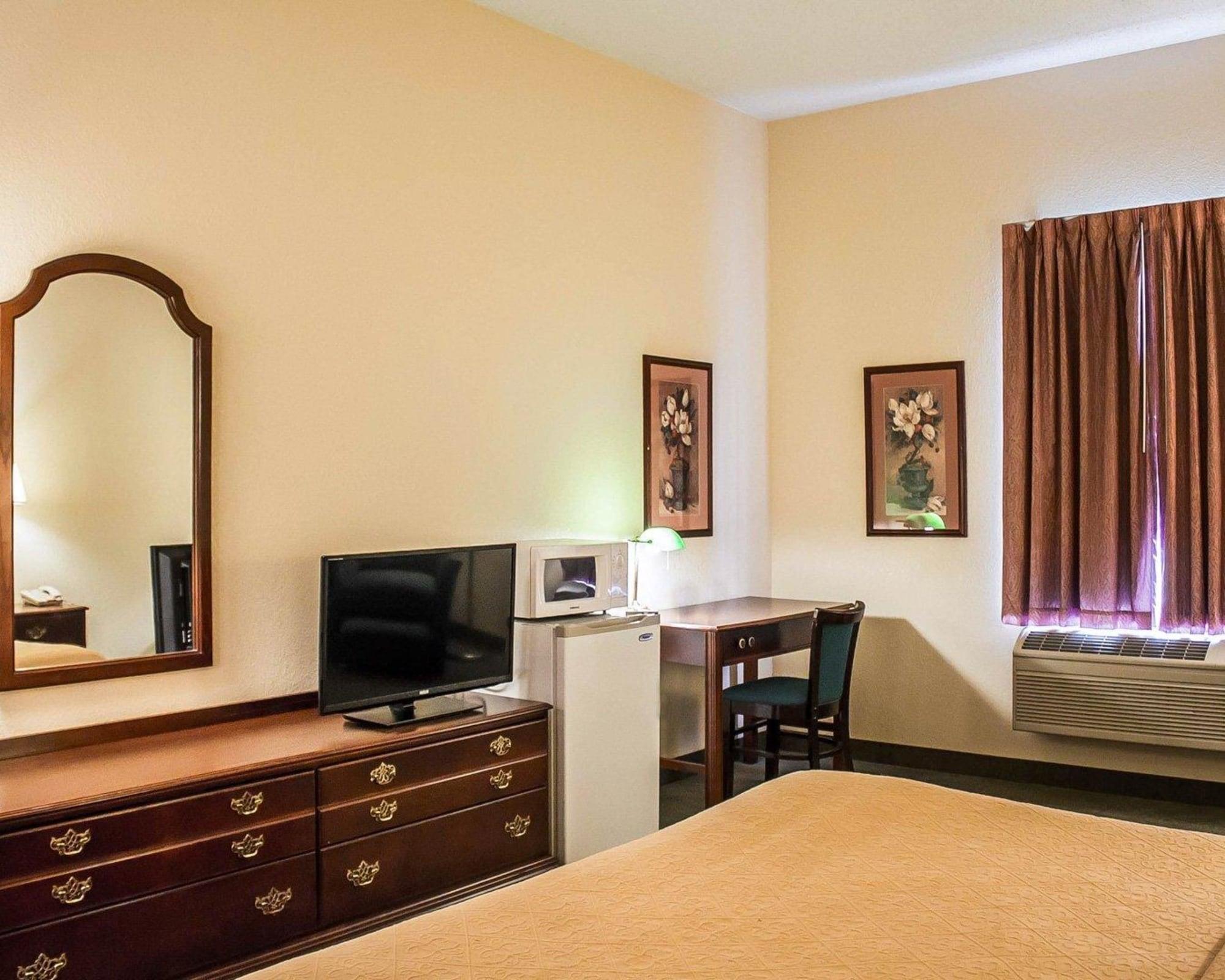 Quality Inn&Suites Bellville - Mansfield Eksteriør bilde