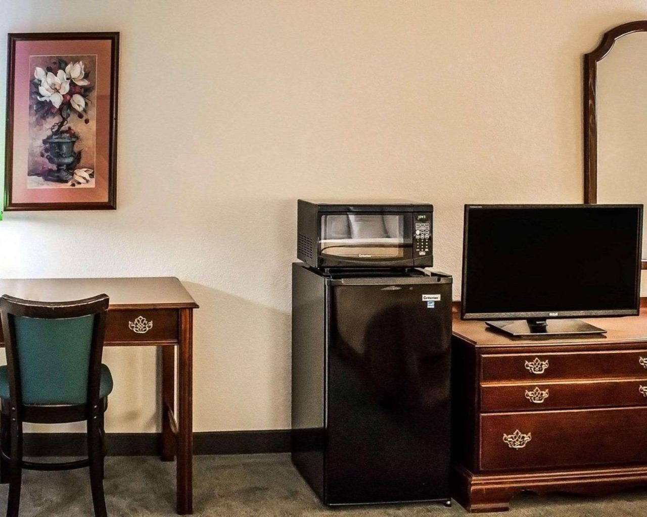 Quality Inn&Suites Bellville - Mansfield Eksteriør bilde