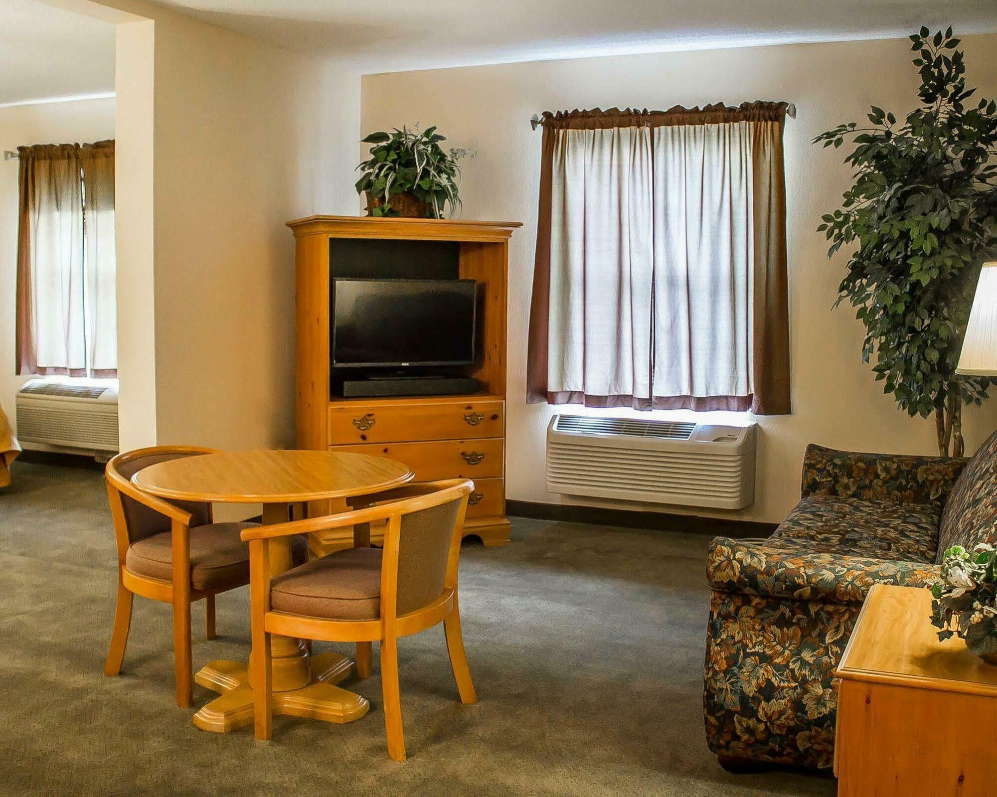 Quality Inn&Suites Bellville - Mansfield Eksteriør bilde
